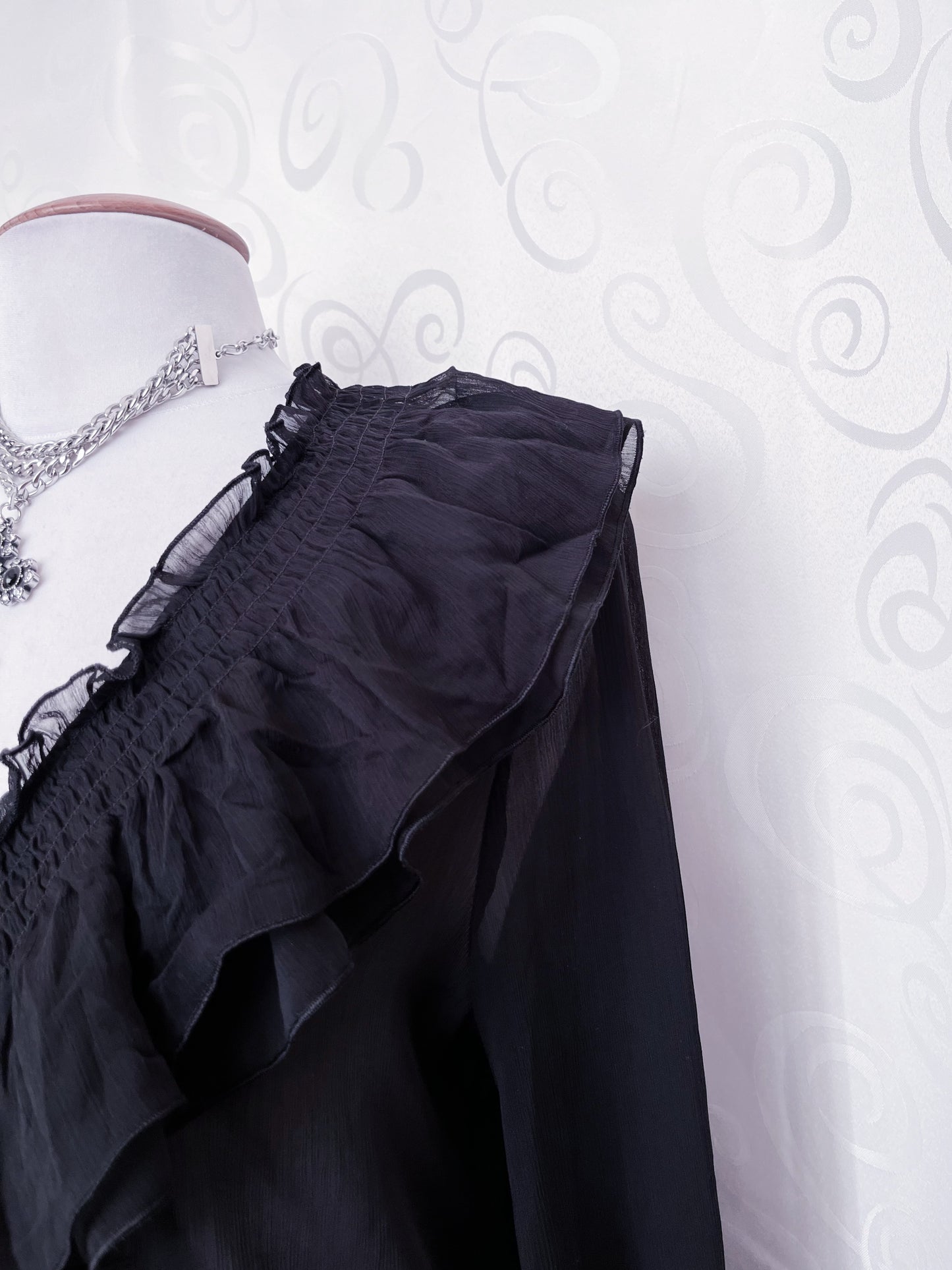 Gothic/Jirai Kei ruffle mesh shirt 🌀✨