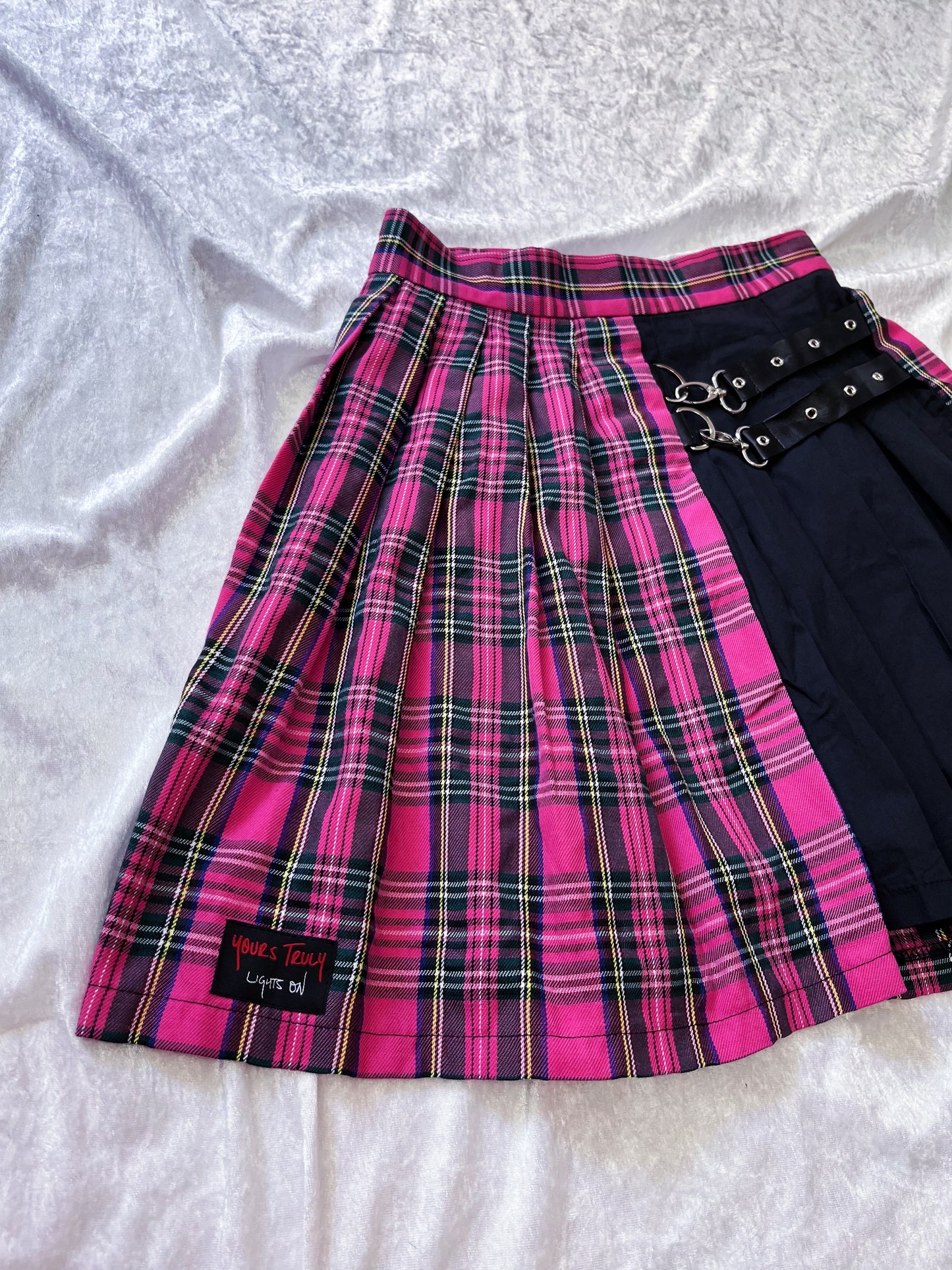 Alt plaid pleated skorts with belt buckle detail 💞
