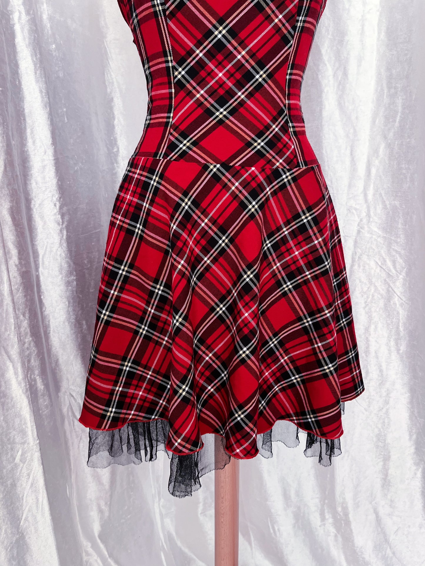 00's punk style tartan dress with tulle detail ❣️🦇