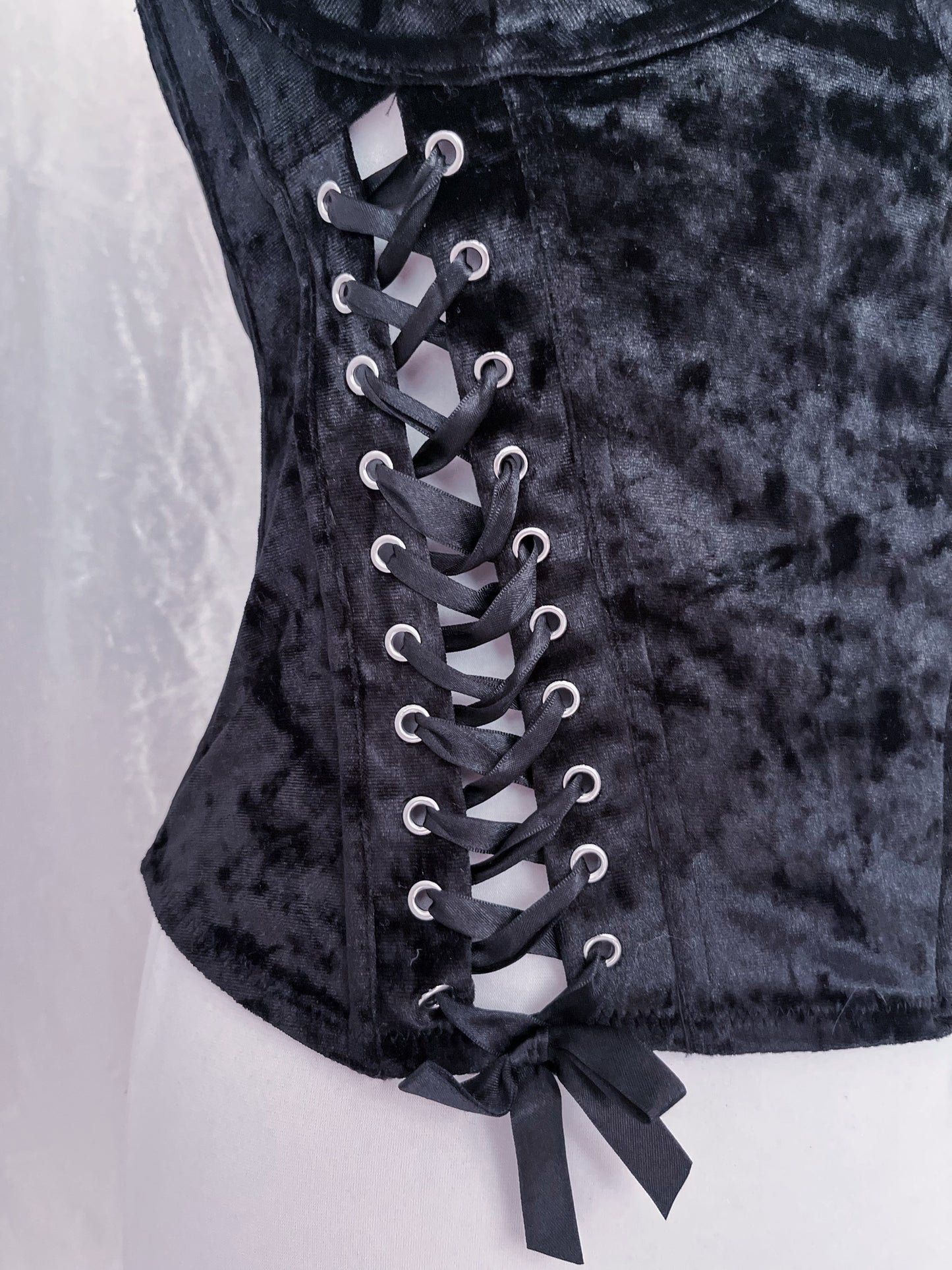 Gothic velvet corset with lace-up detail 🕷️
