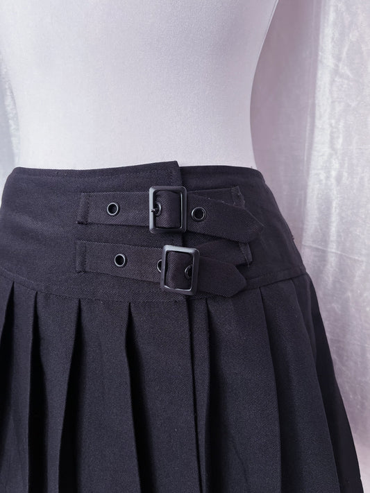 Alt mini low-waist, wrap-around skirt with belt buckle detail 🦇