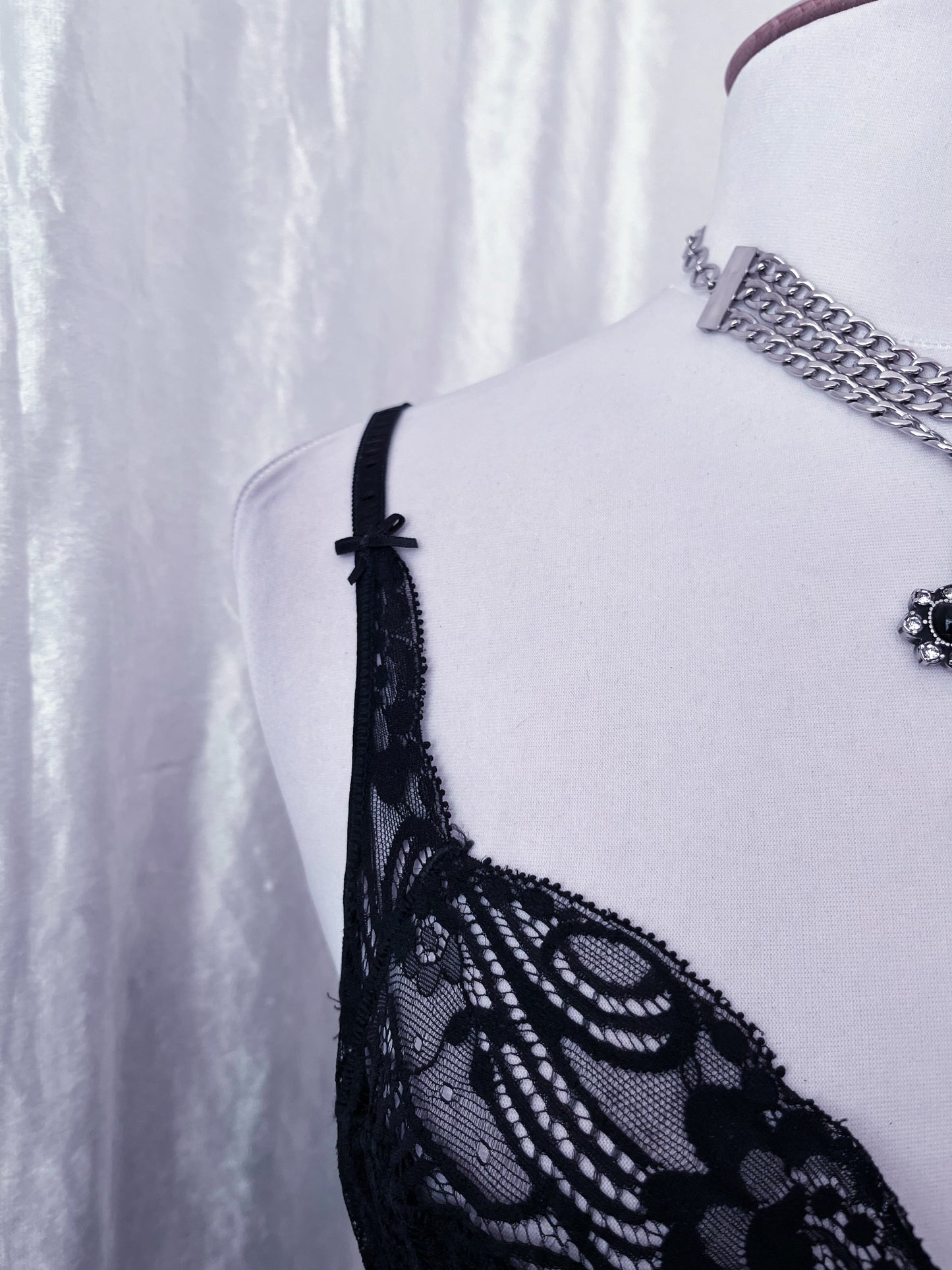 00’s Gothic lace silky corset 🕷️