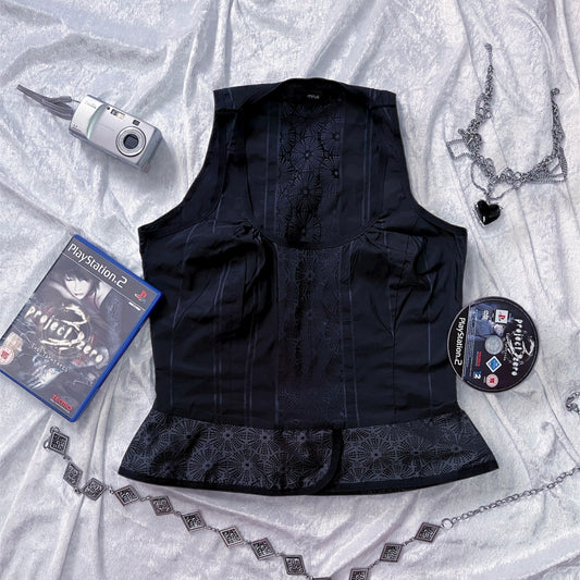 00βs Horror Protagonist / Dark coquette top πΊ