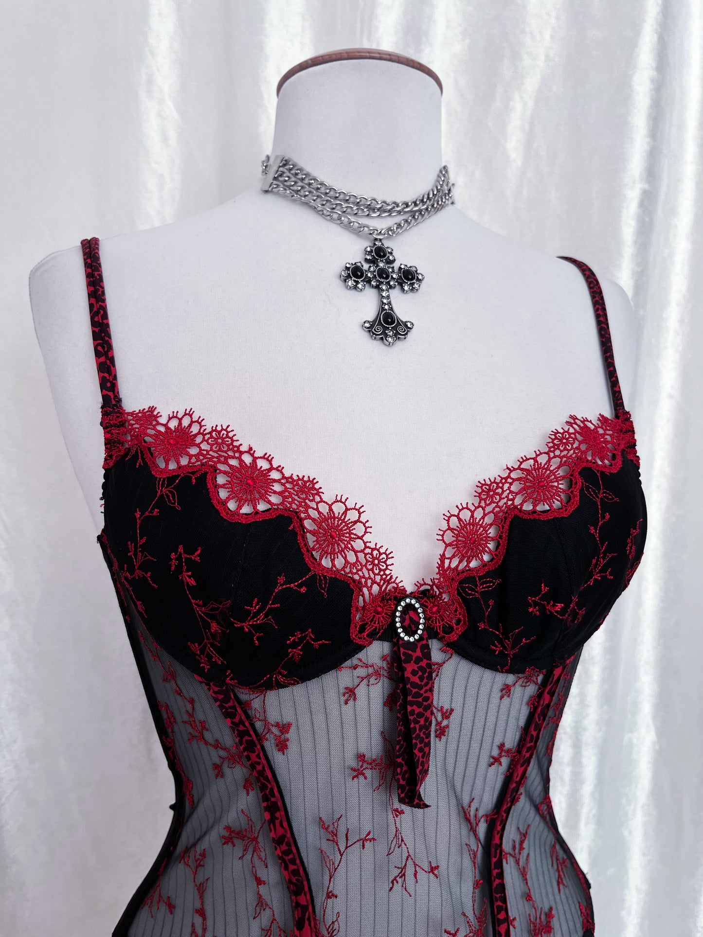 00’s alternative mesh corset top with animal print & embroidered details 🐾💋