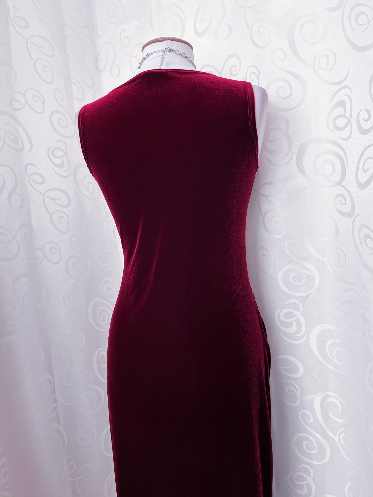 00’s whimsygoth burgundy velvet dress with embossed strass detail ❤️🌺