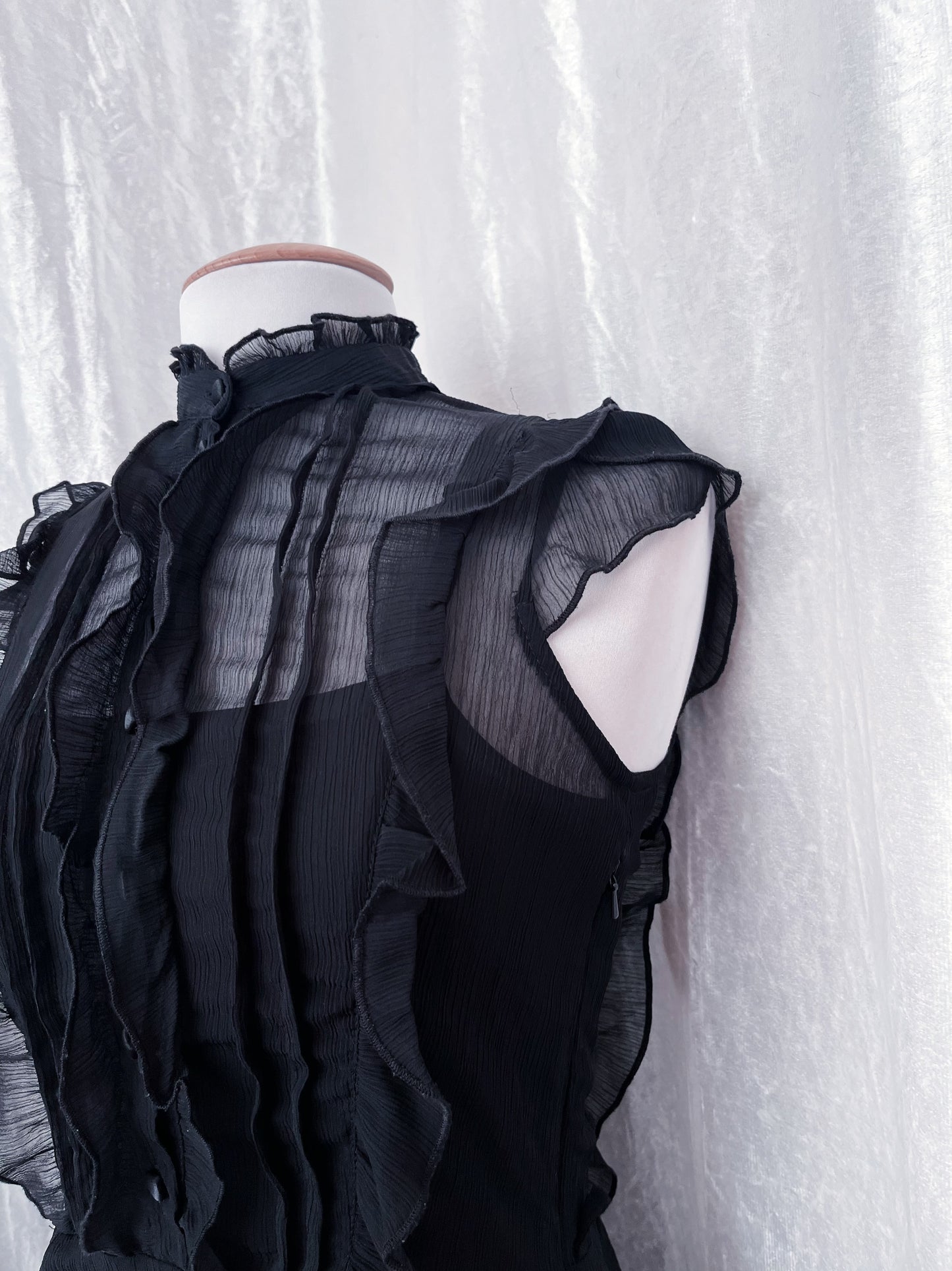 Gothic lolita mesh dress with ruffle details ππ