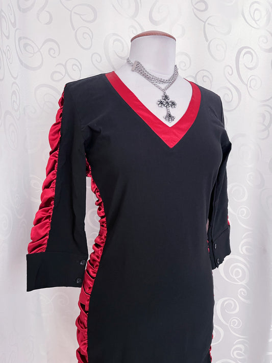 Iconic 00โs vampire dress ๐ธ๏ธ๐ฉธ