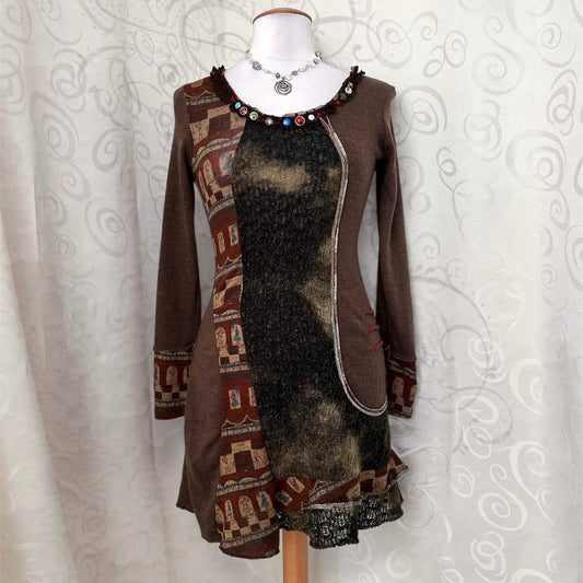 00's Whimsy Twee dress with beautiful egyptian design and faux mohair feel ๐๐