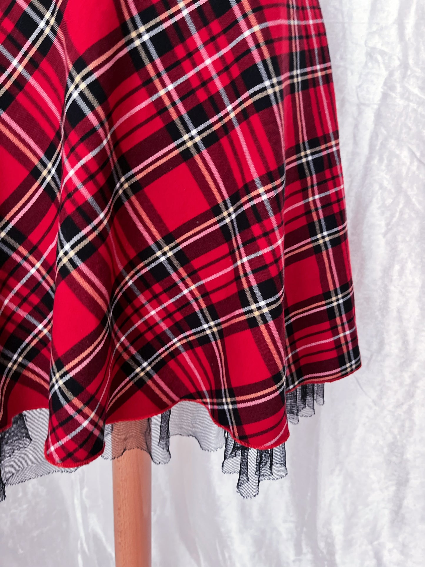 00's punk style tartan dress with tulle detail ❣️🦇