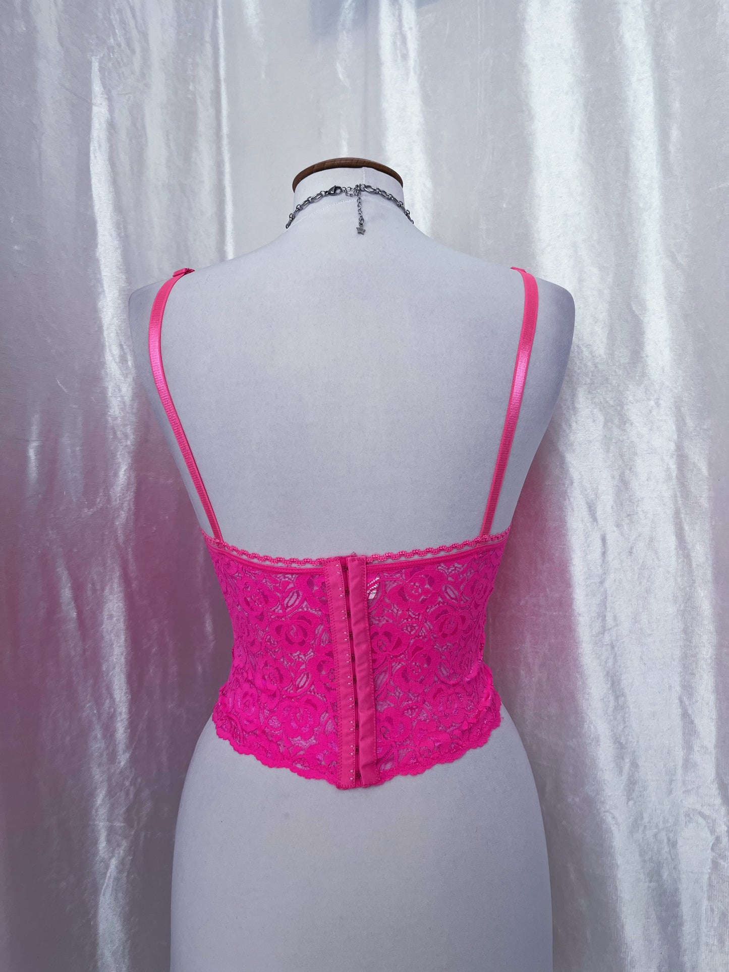 Pretty pink lace crop corset 💕