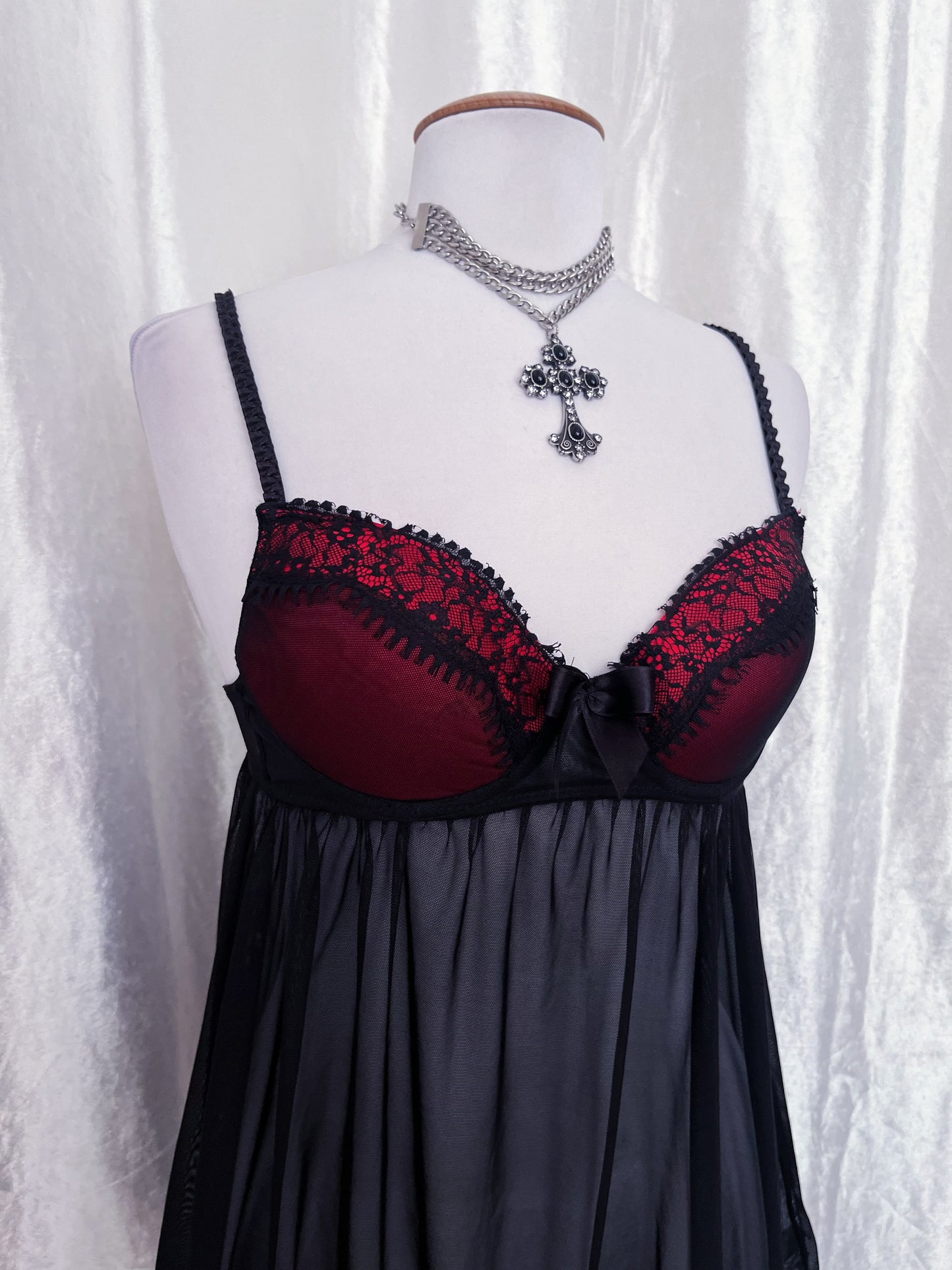 Gothic mesh red & black bustier top 🌹🕸️