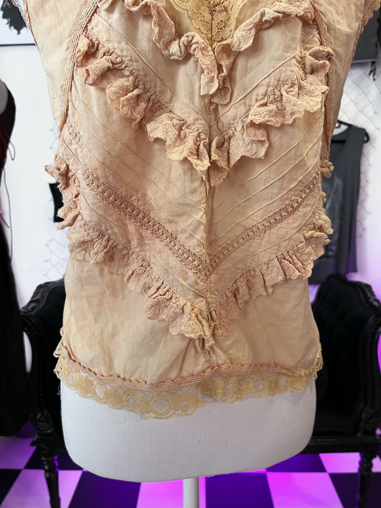 00’s whimsy coquette beige lacey cotton shirt ☀️