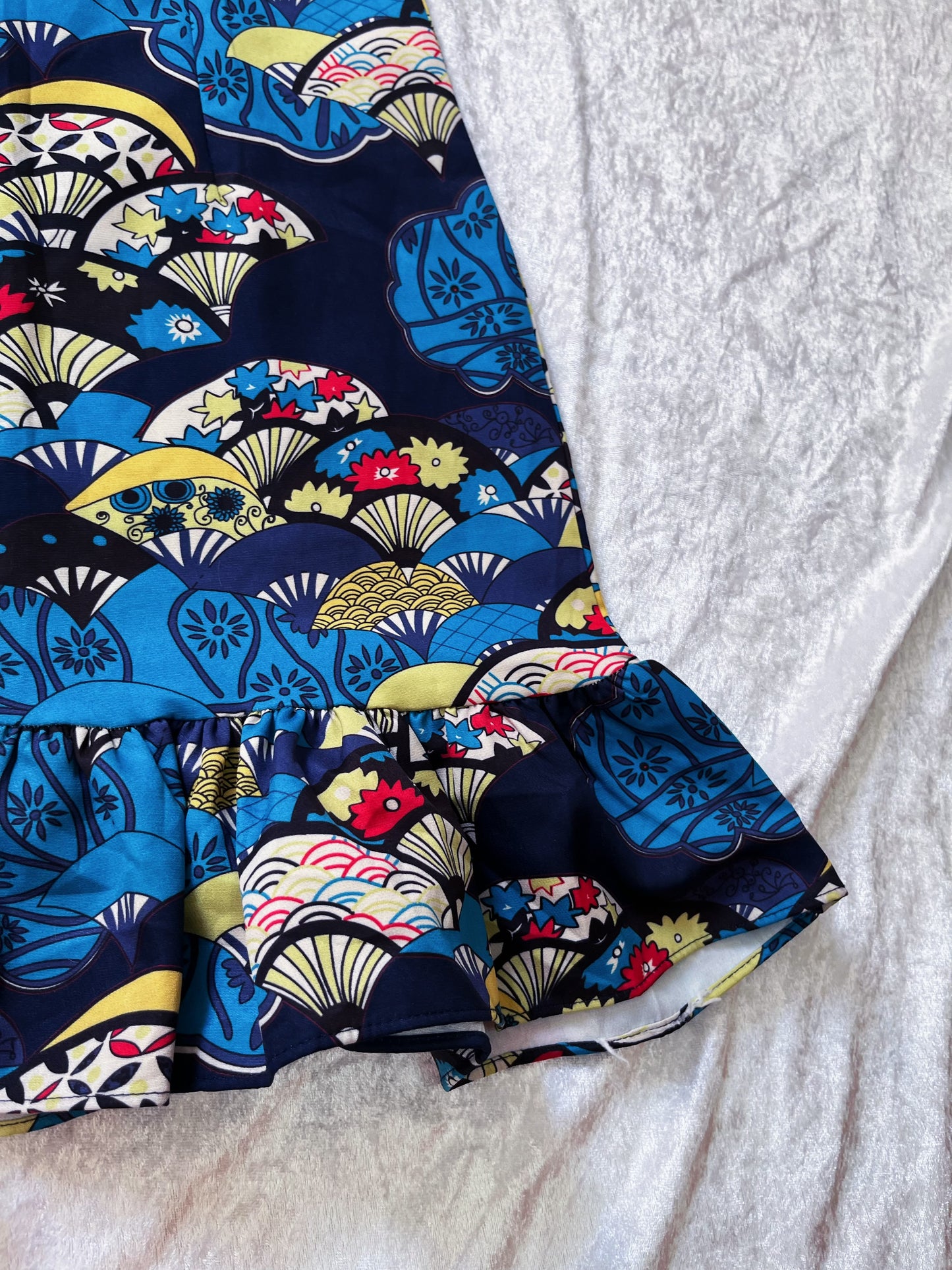 Cheongsam Qipao dress with ruffle details on the sleeves & bottom 🎏