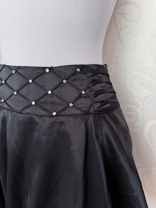 00’s Dark coquette black satin balloon skirt 🦇