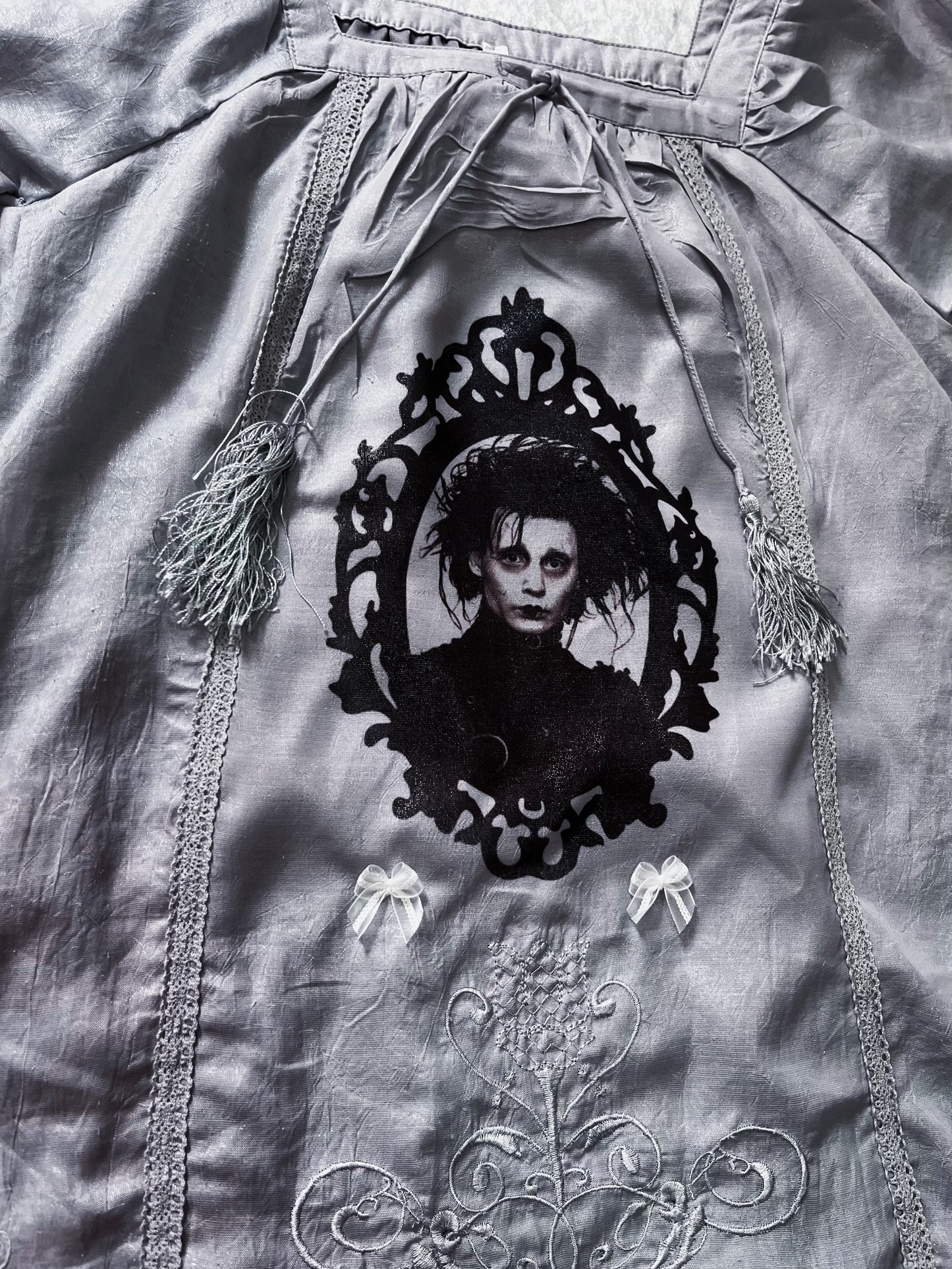 Edward Reworked 00's victorian style embroidered grey dress ✂️🏰