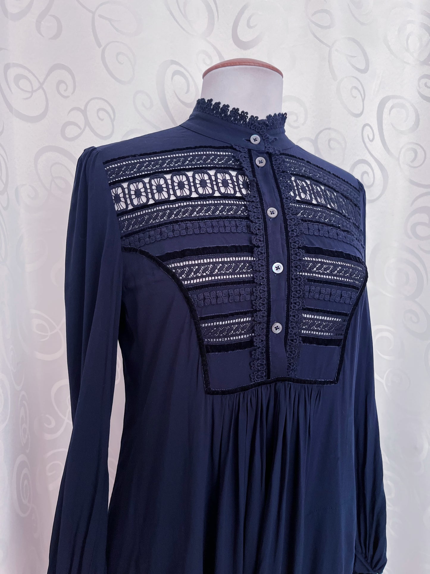 00’s gothic jirai kei navy dress with velvet details 🦇