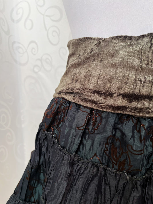 00โs deadstock whimsygoth fairy green skirt with embroidery & velvet detail ๐ง๐พ