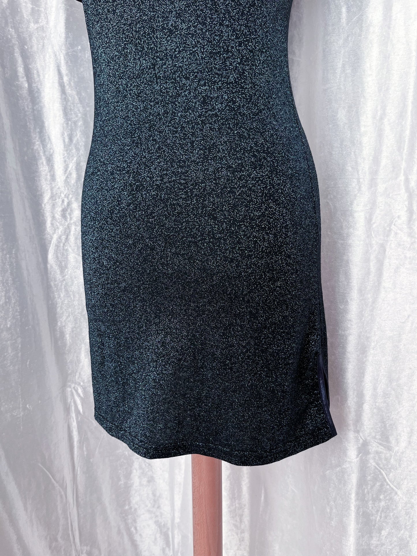 00’s Asian Qipao style dark blue shiny dress 🌌