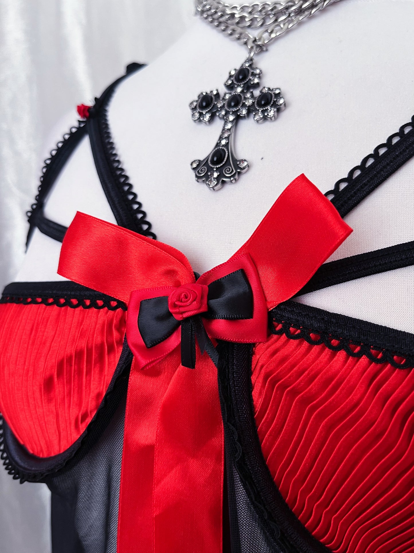 Hot, black & red babydoll top 🌹