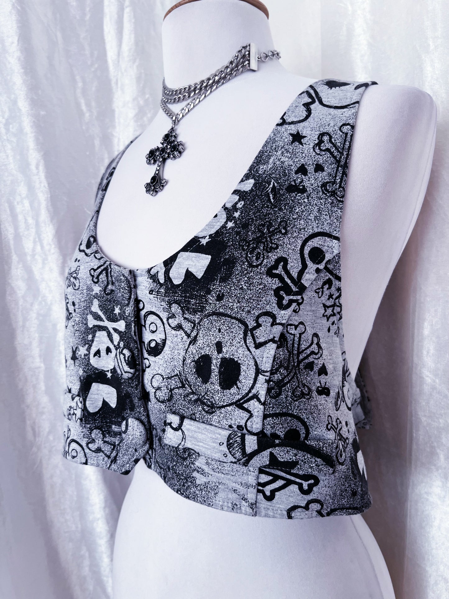 Emo/scene grey skull vest 💀
