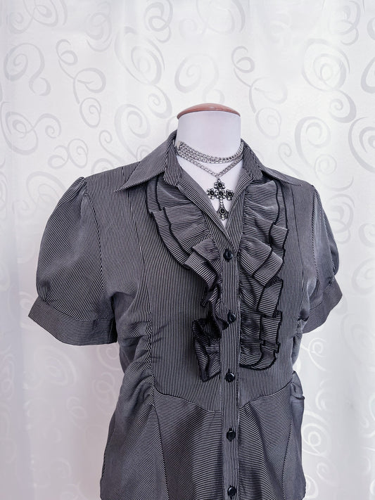 00βs Gothic/Jirai Kei ruffle shirt π€π