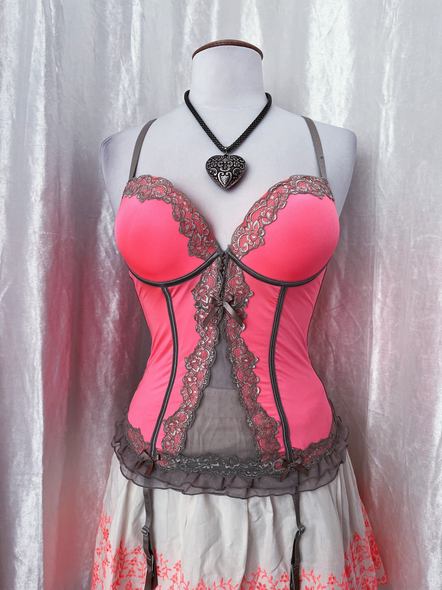 00’s coquette alizarine pink corset top with grey mesh & lace details 🎀