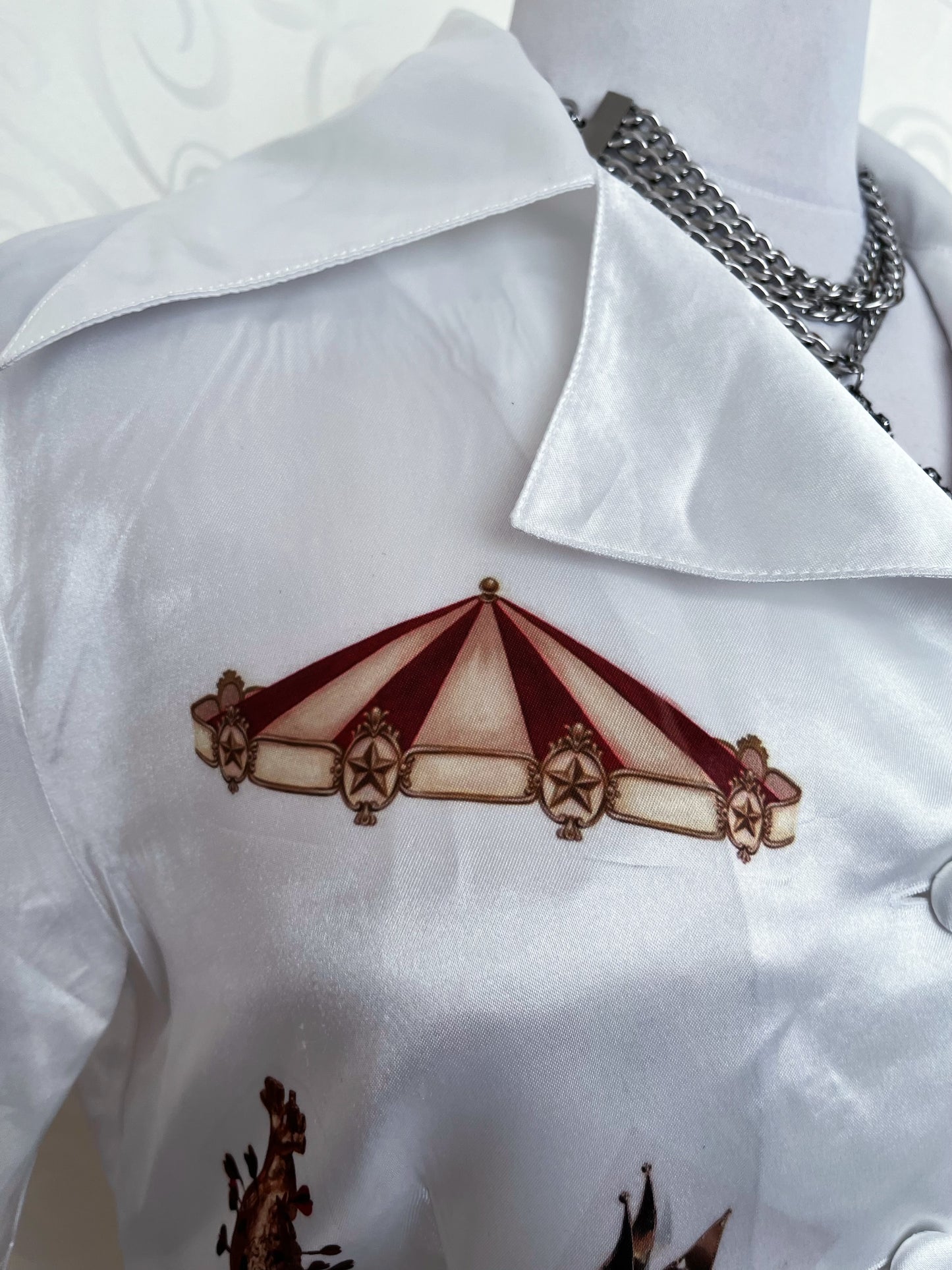 Into The Circus Reworked saten shirt ♦️🎪