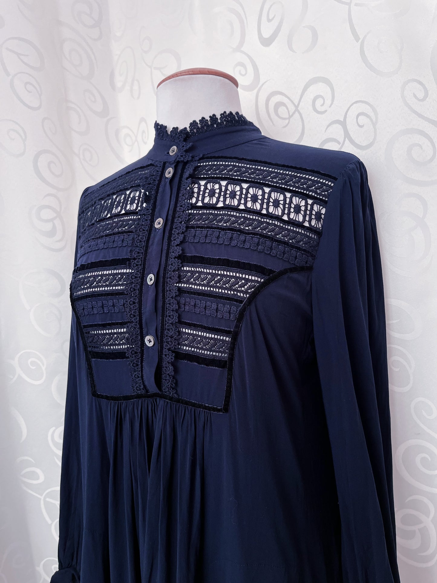 00’s gothic jirai kei navy dress with velvet details 🦇