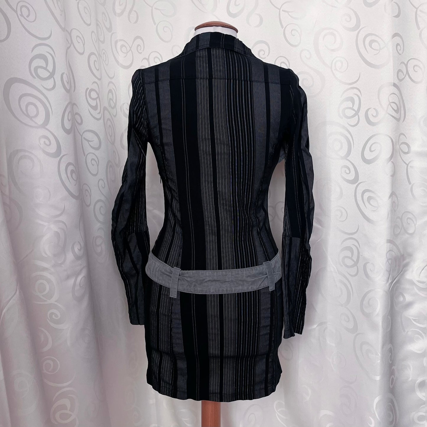 00’s Cache Cache iconic office striped dress with belt details 🖤🗡️