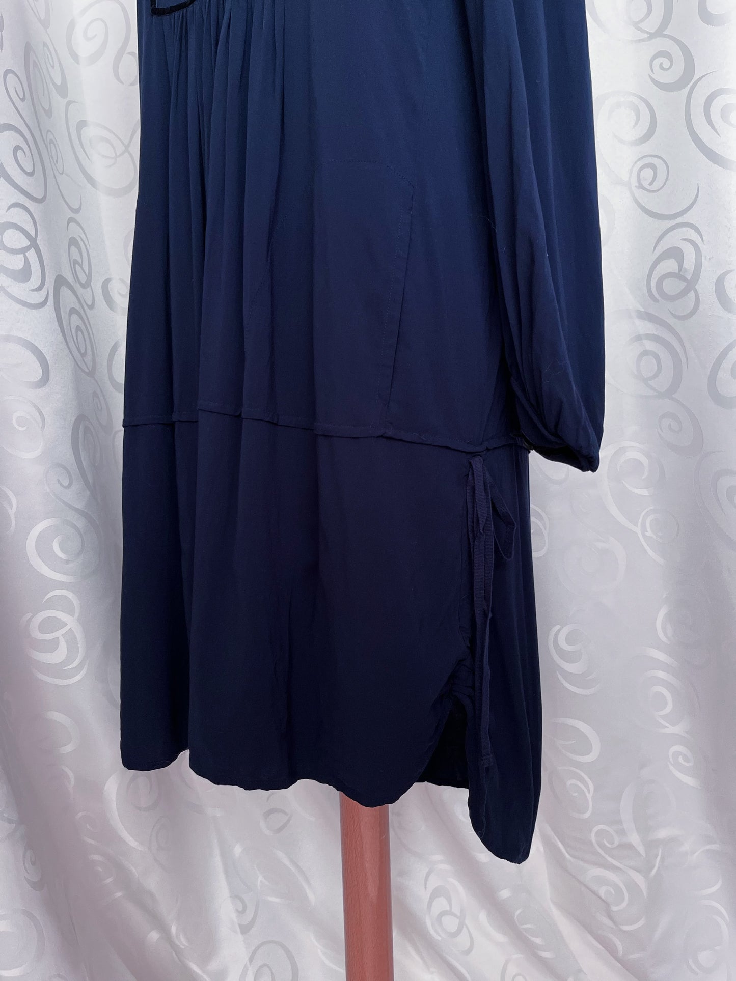 00’s gothic jirai kei navy dress with velvet details 🦇
