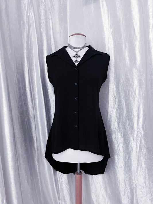 Gothic black shirt with lace and long tail on the back πΈοΈπ·οΈ