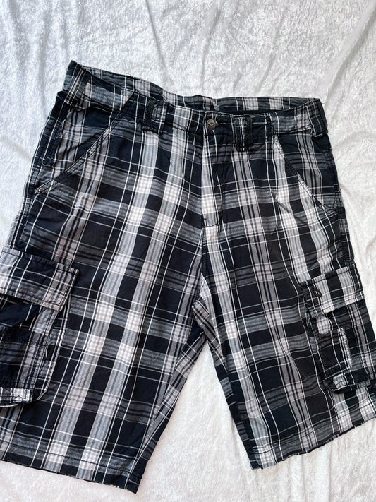 Men’s emo plaid jorts 🎹🎸