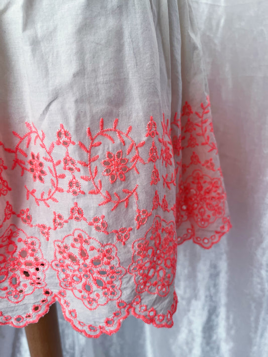 Pretty coquette skirt with embroidered details π