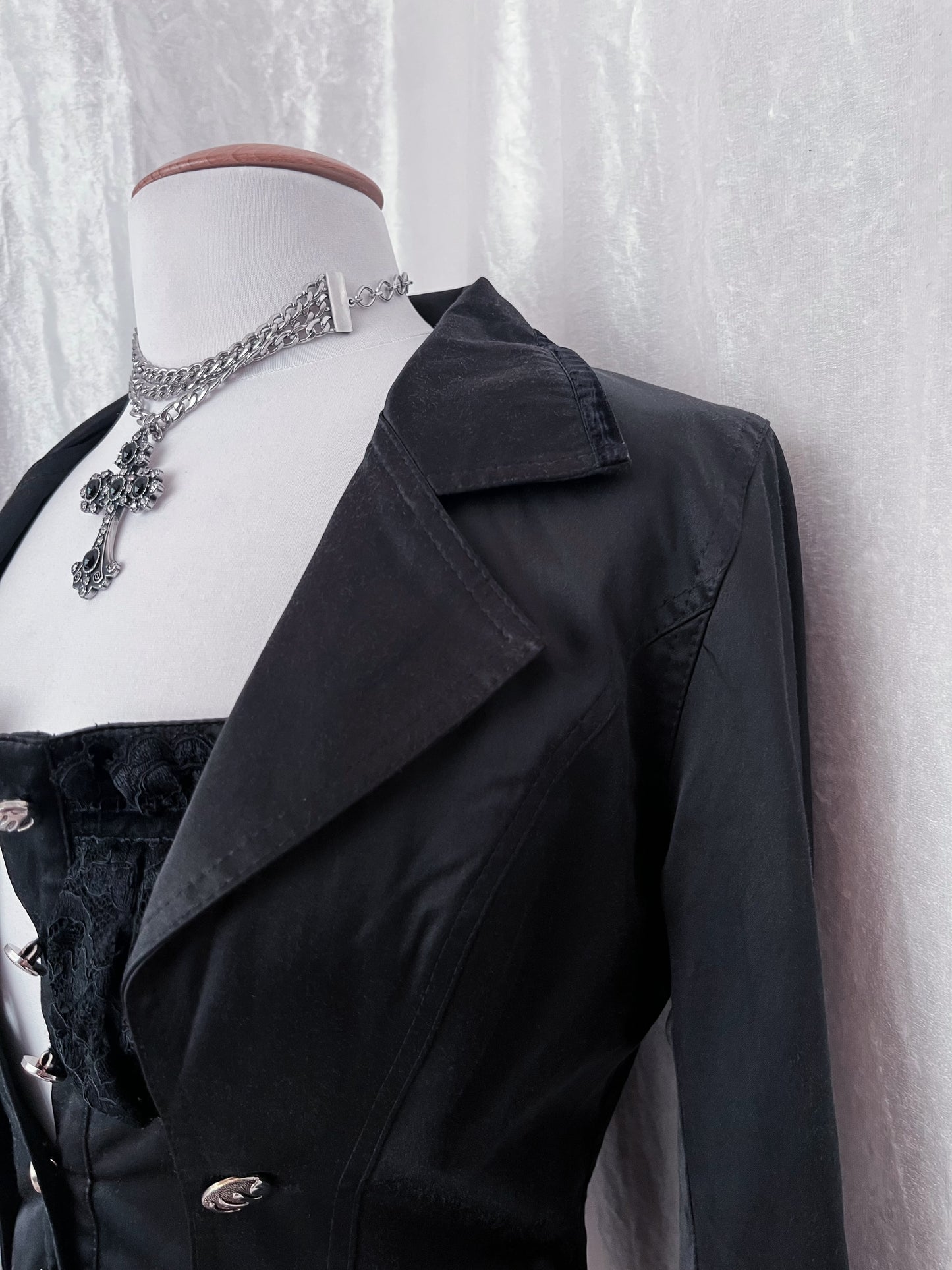 Deadstock Gothic y2k victorian style black blazer & removable top with velvet & lace details 🦇