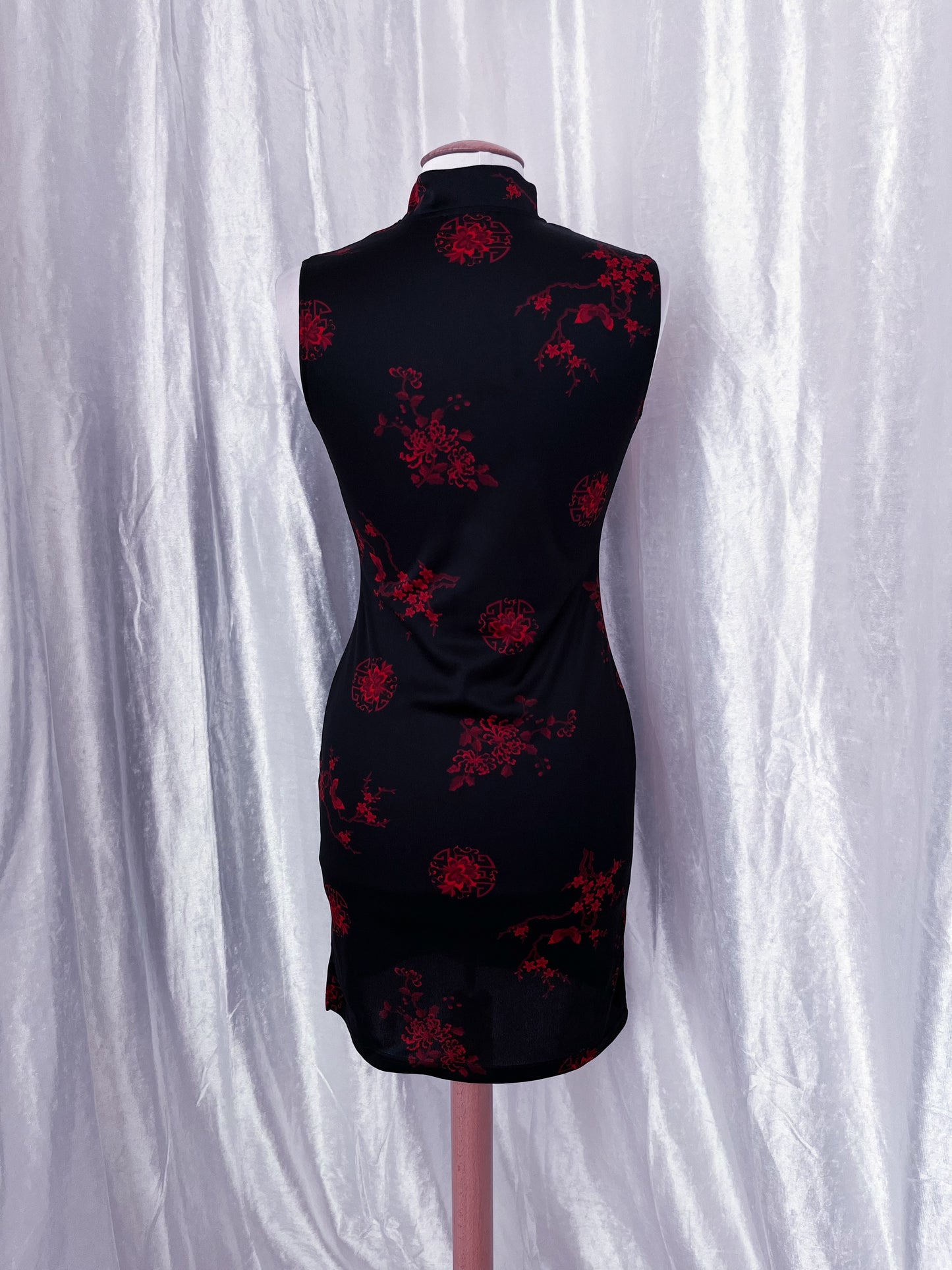 Pimkie asian Qipao style dress with red print details 🐉