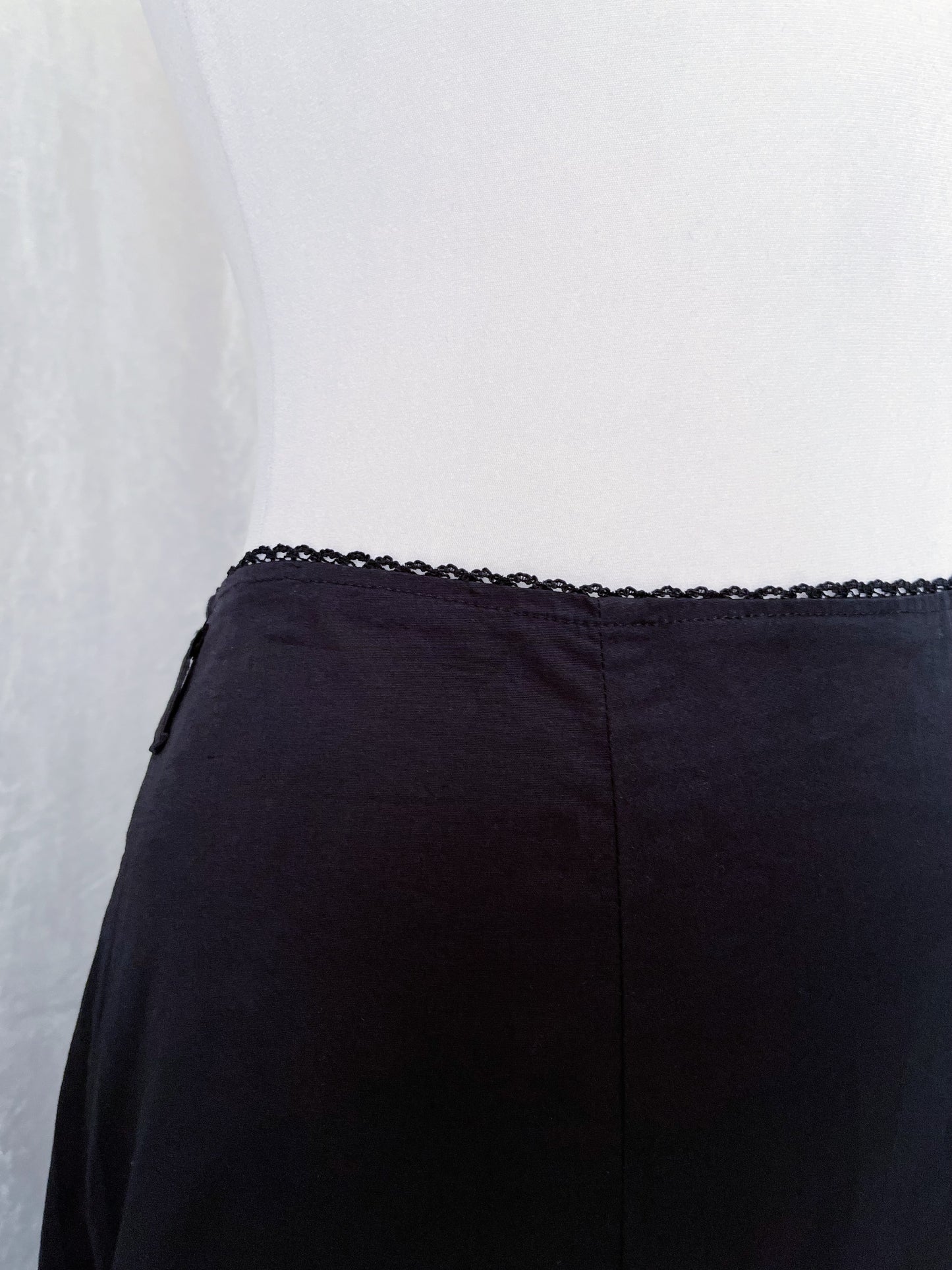 00’s witchy cotton skirt 🖤🔮