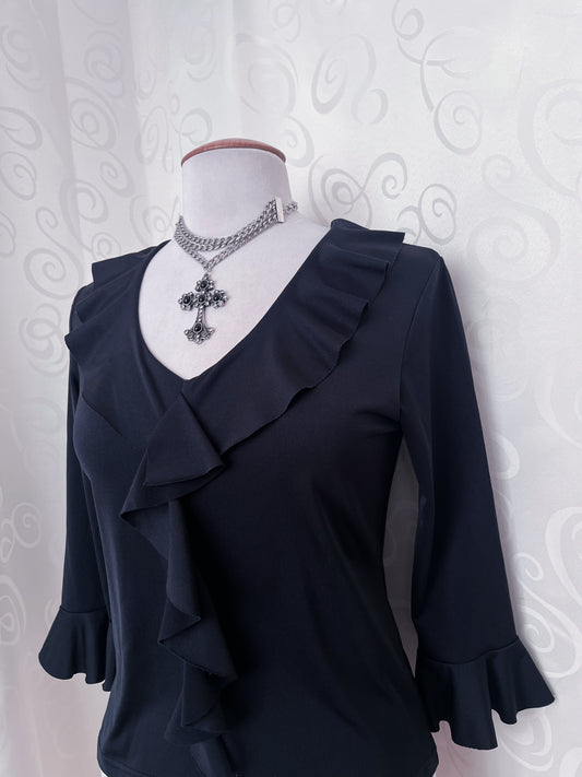 00βs Gothic ruffle top π·οΈ