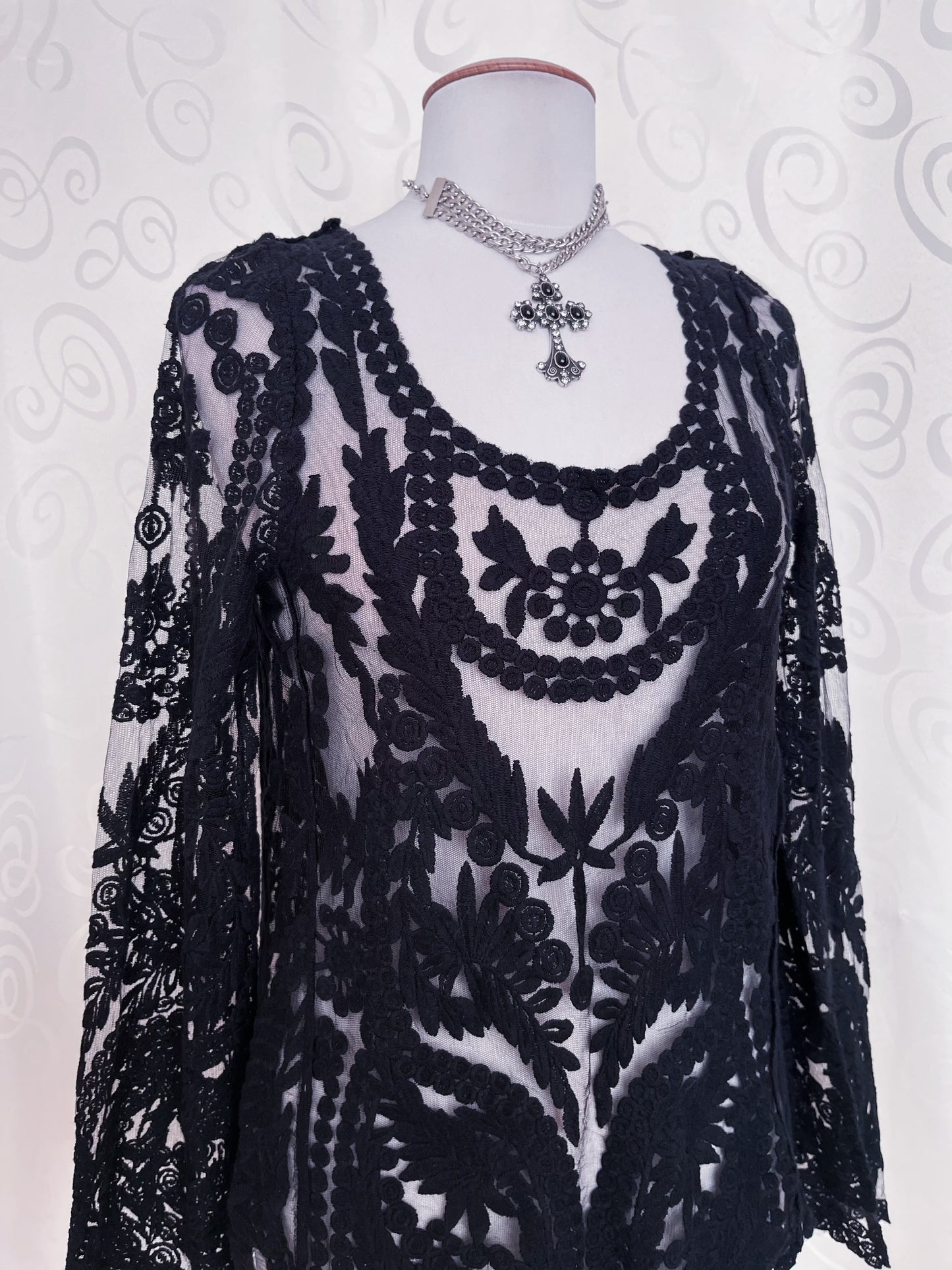 00’s whimsygoth see-through embroidered top 🦇🔮