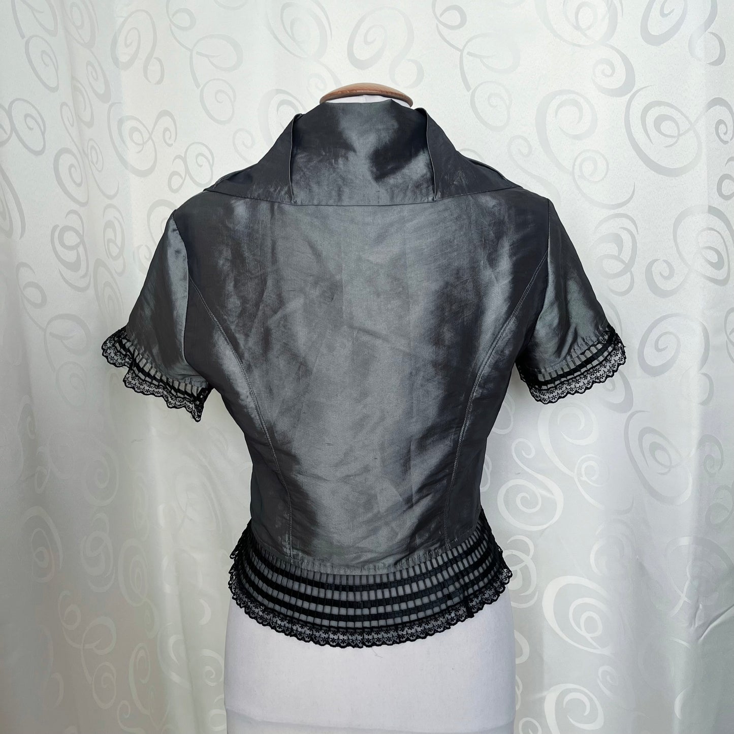 Whimsygoth satin silver bolero 🩶🌀
