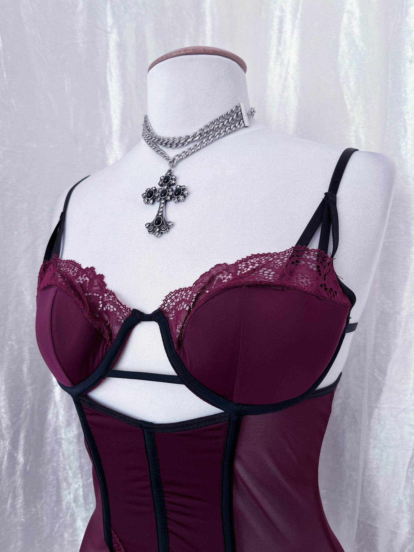 Burgundy hot lingerie corset 🌹
