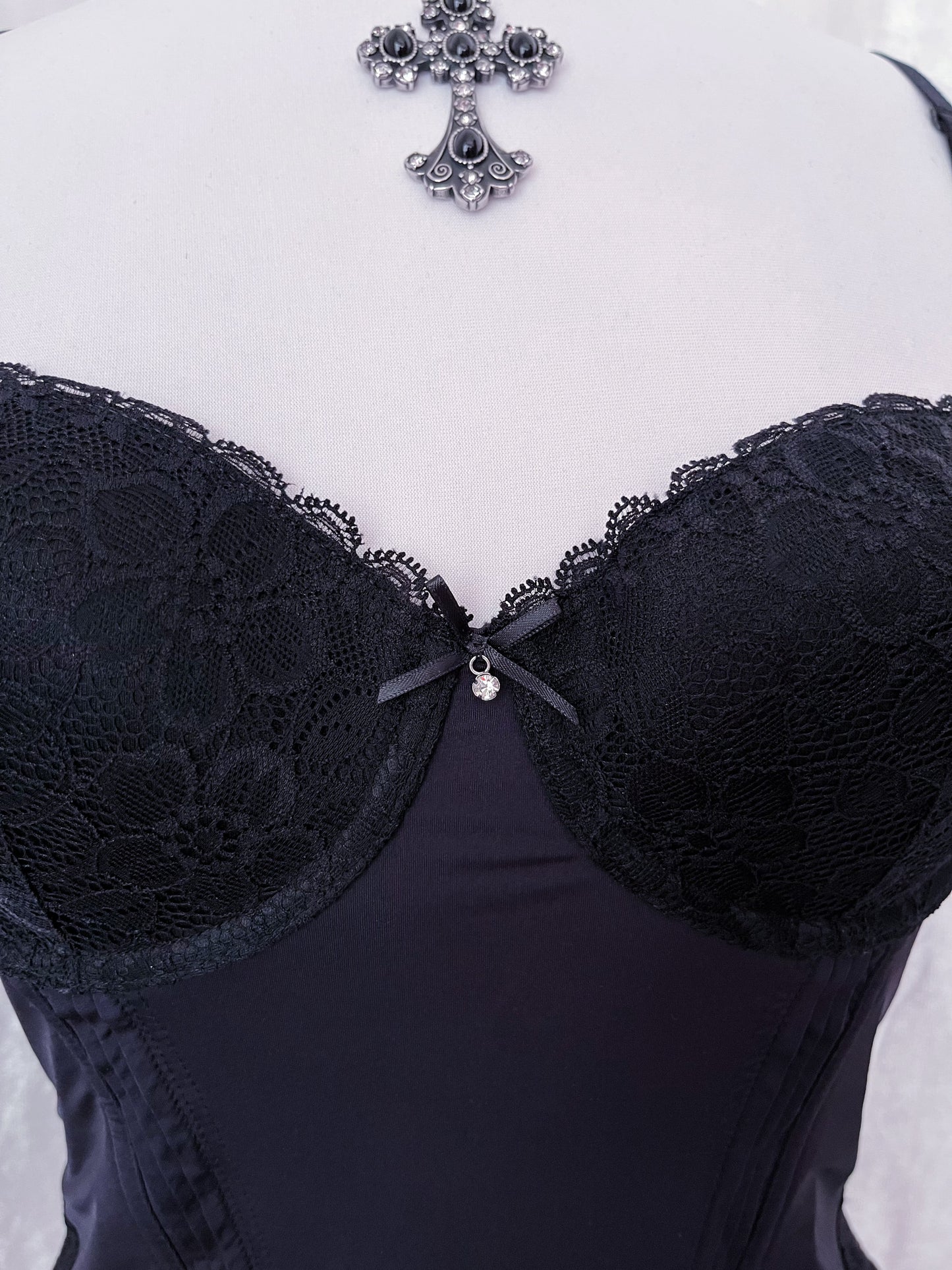 Dark whimsy black & lace corset top 🗝️
