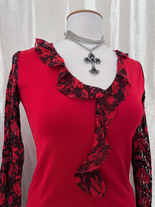 00βs coquette vampire top with lace floral detail & sleeves πΉ