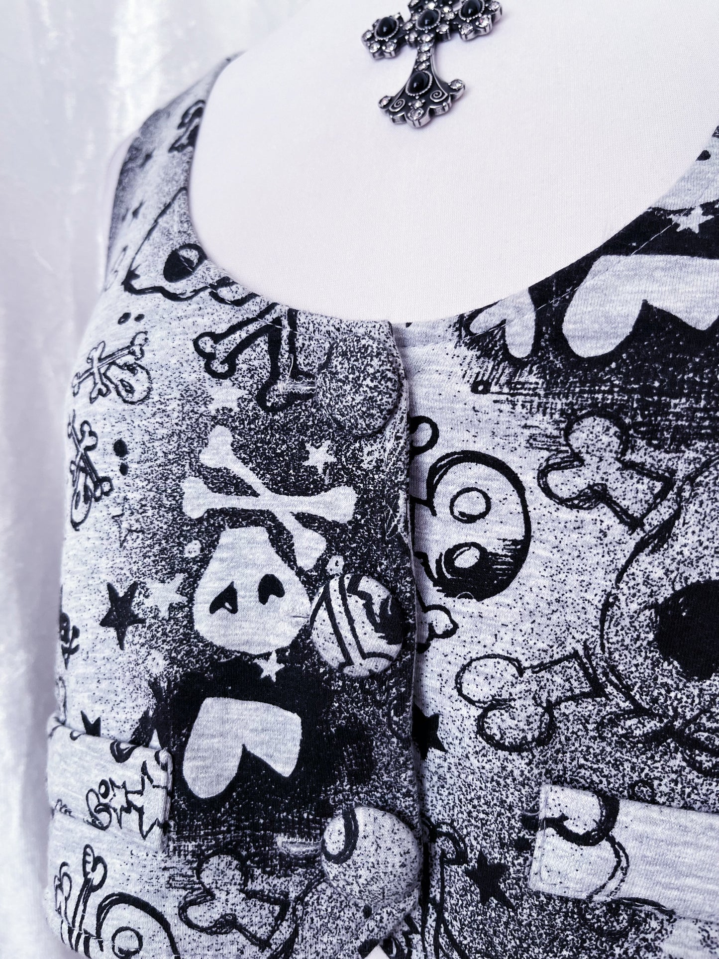 Emo/scene grey skull vest 💀