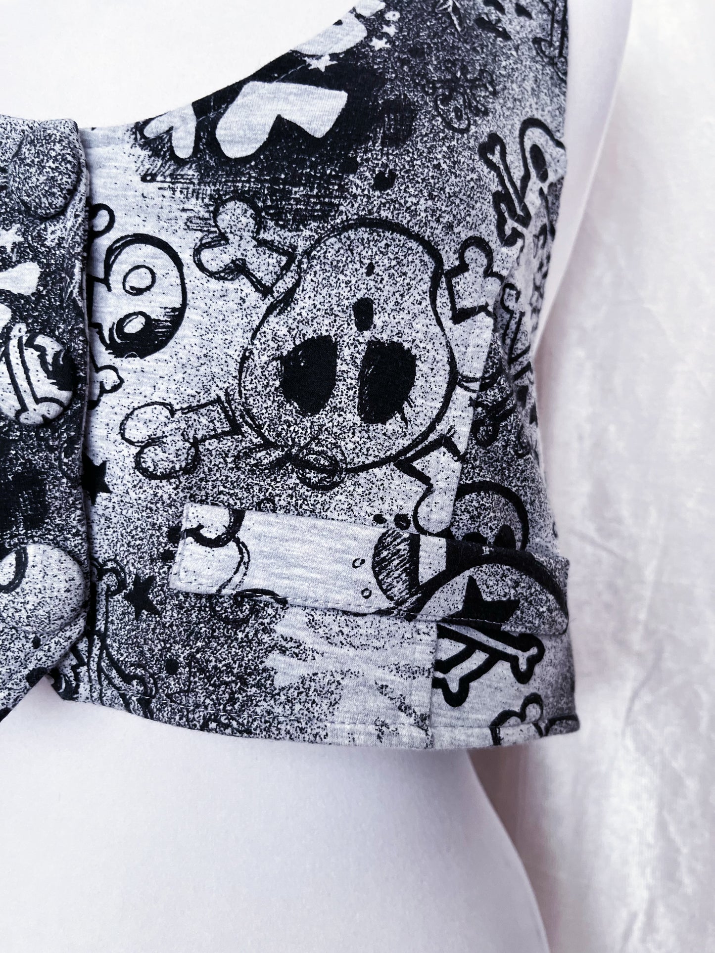 Emo/scene grey skull vest 💀