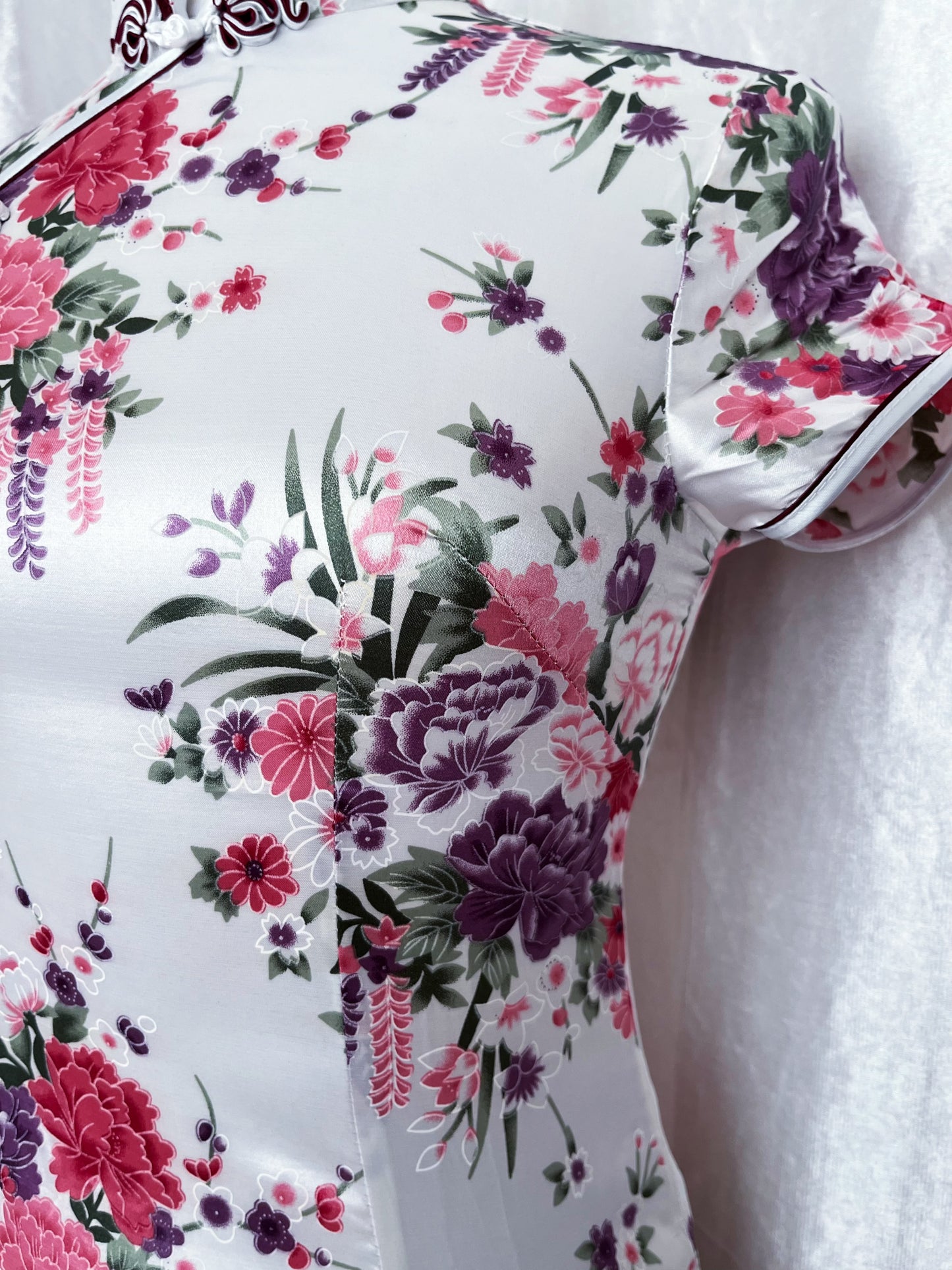 Modern white floral Qipao dress 🪷