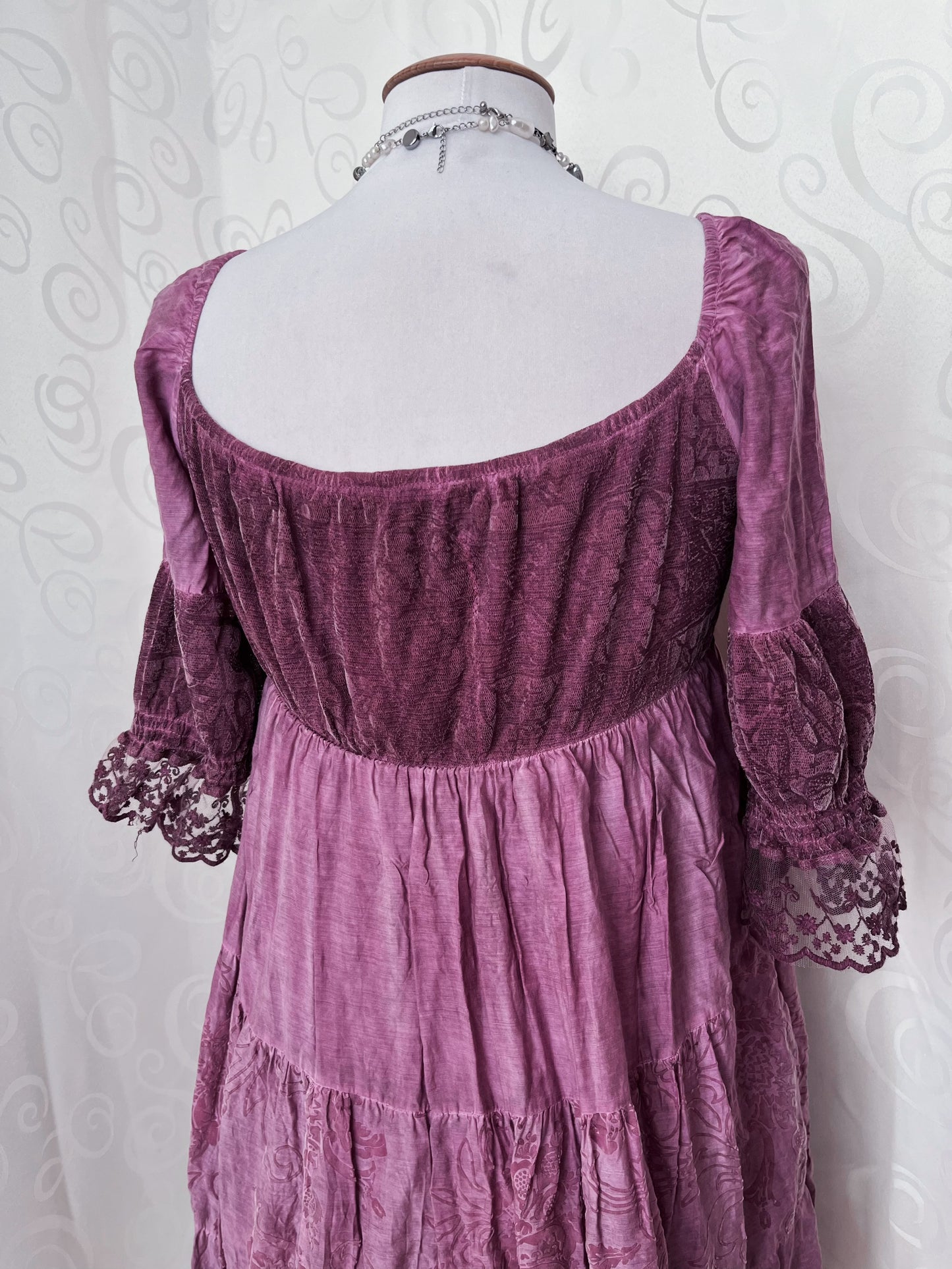 Beautiful whimsy medieval style rose off-shoulder dress 🎀🗡️