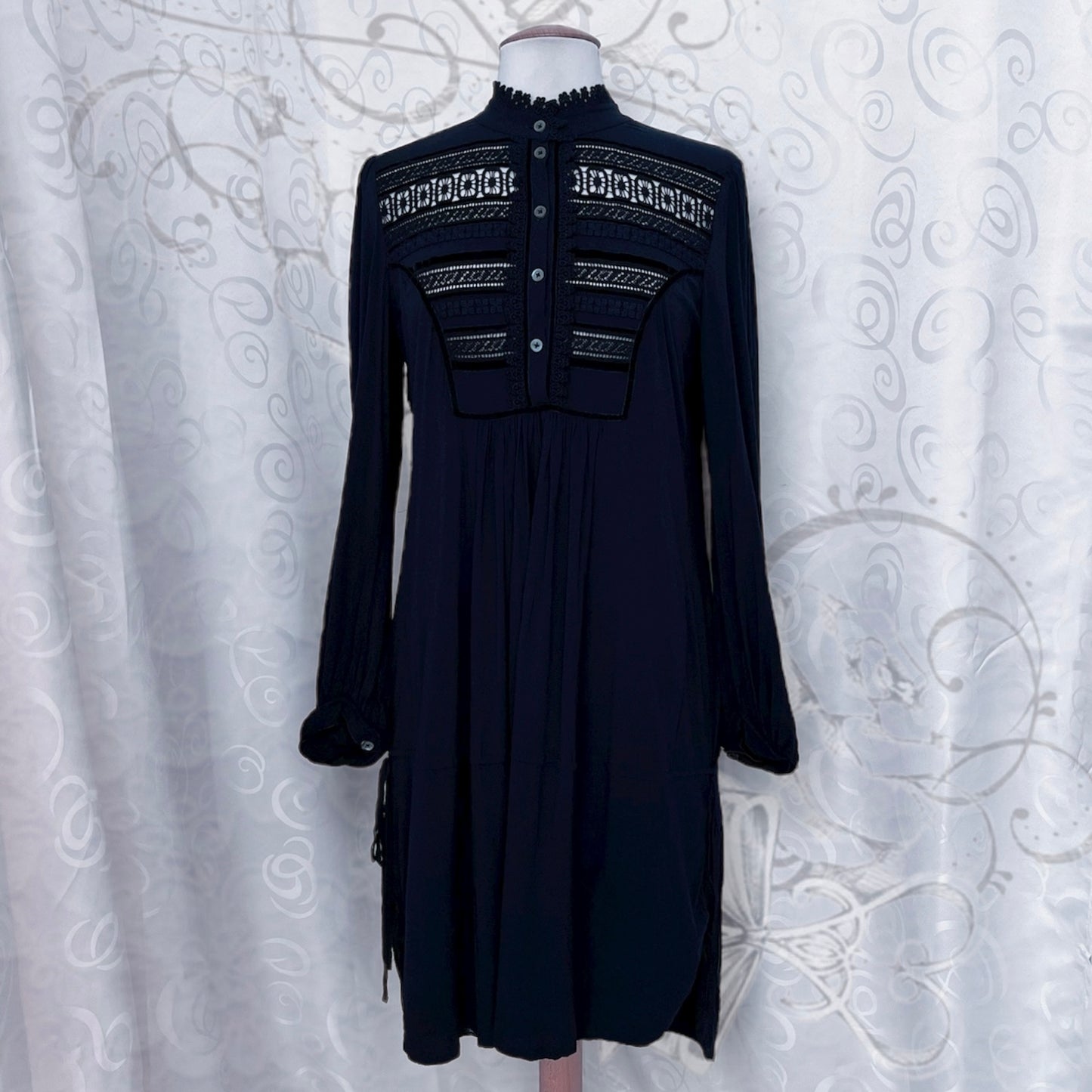 00’s gothic jirai kei navy dress with velvet details 🦇