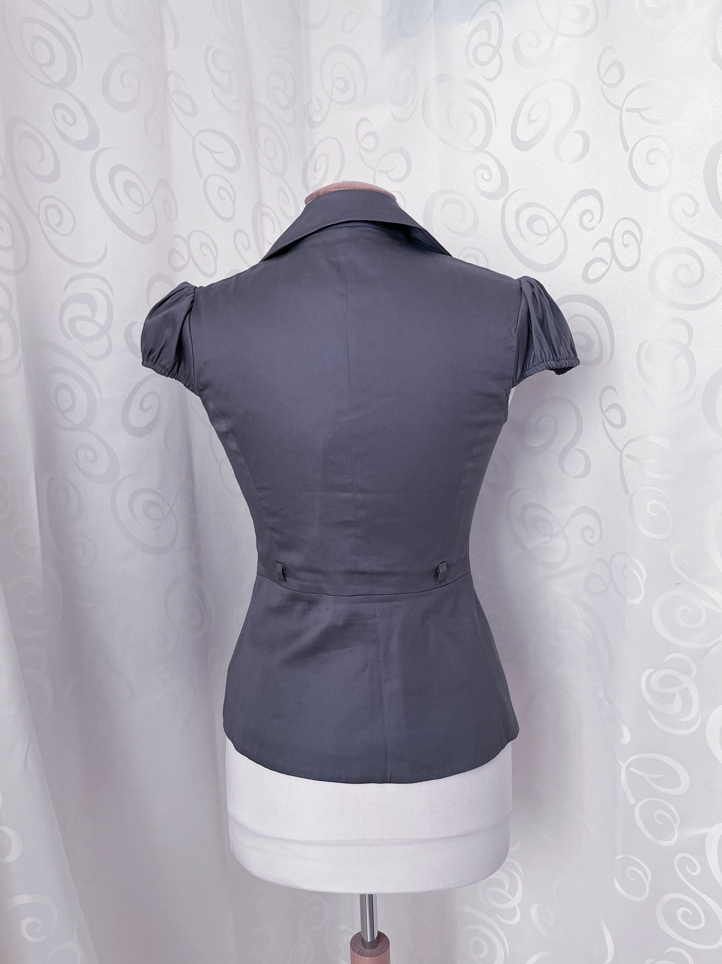 00’s Dark Coquette grey short-sleeved blazer 🕸️🌀