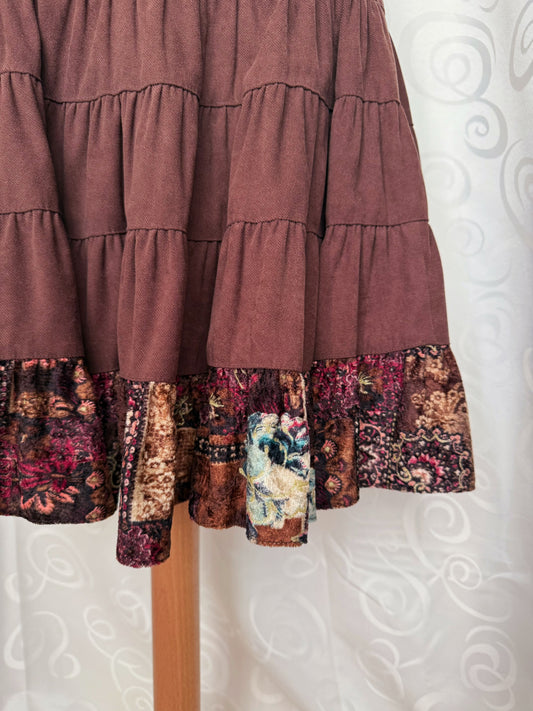 00’s Whimsy fairy thick brown ruffle skirt with velvet trim detail 🧚🏼⭐️
