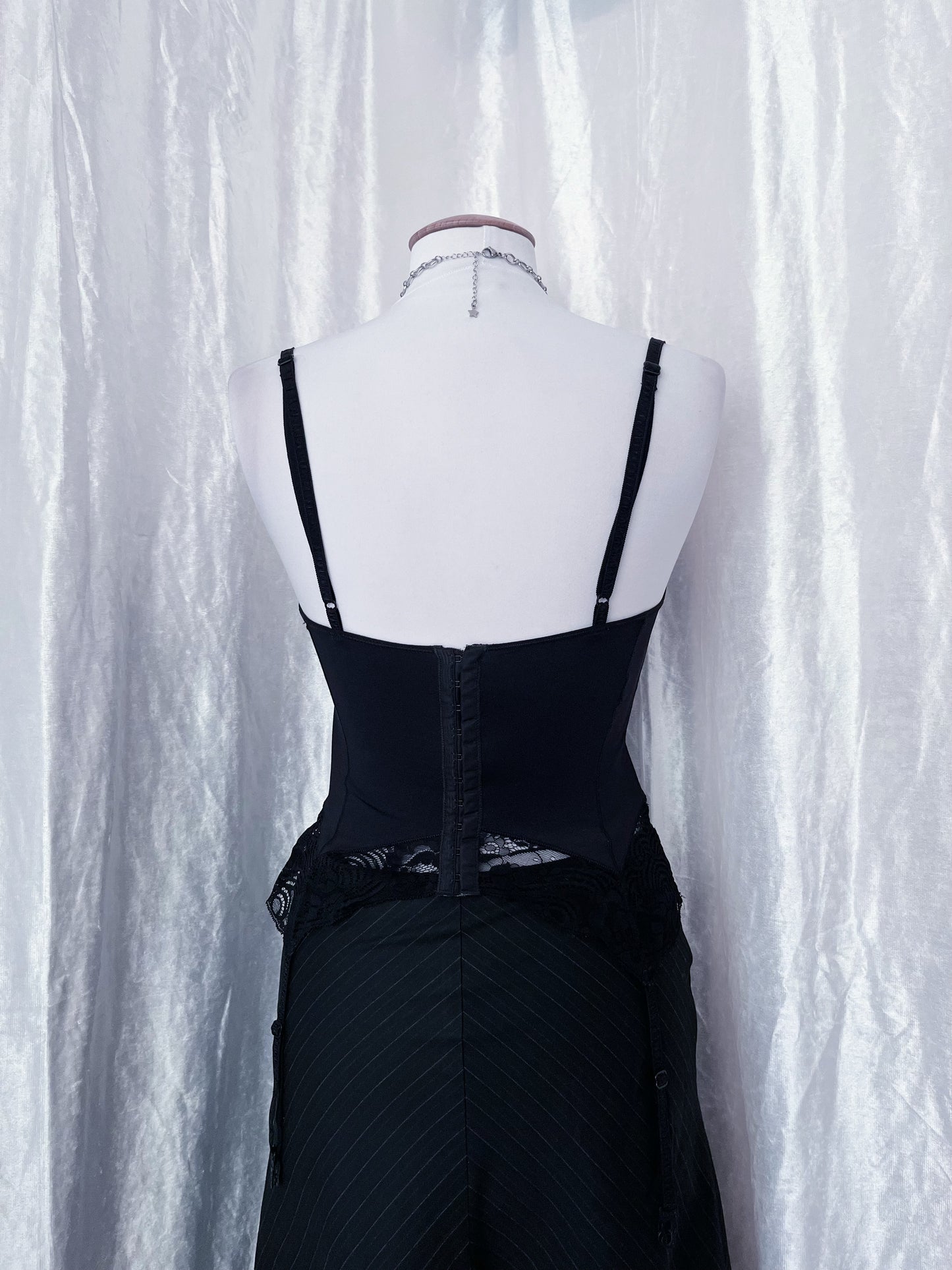 00’s Gothic lace silky corset 🕷️